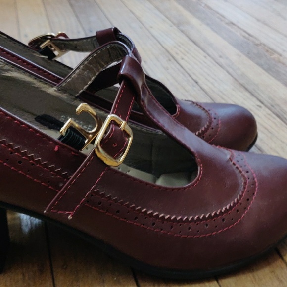 Beautiful fall heels - Picture 3 of 4